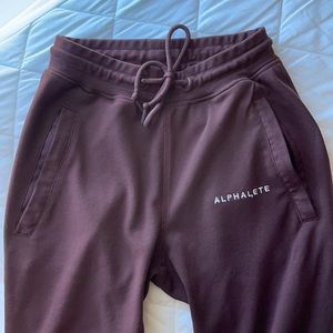 Alphalete Core Joggers XS maroon/brown